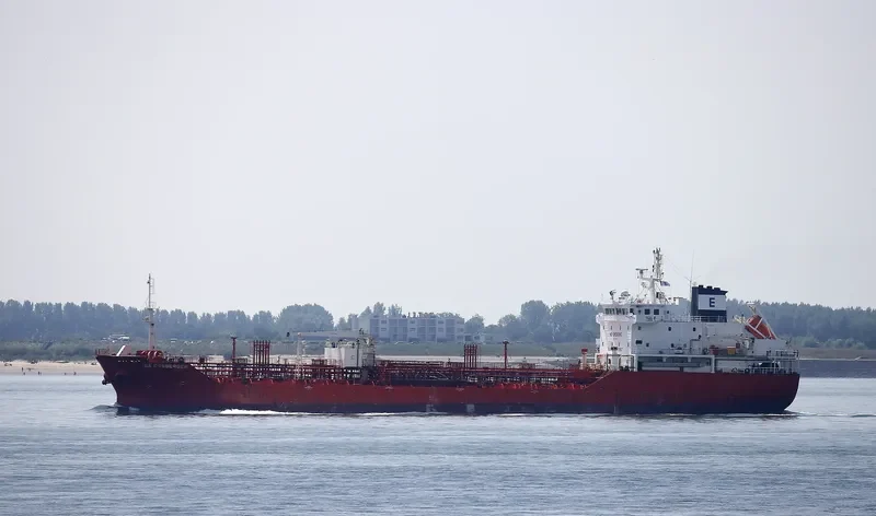 LISA ESSBERGER Tanker IMO 9295438 photo 10