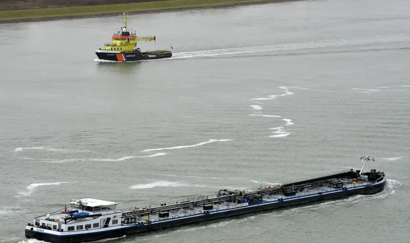 VLAKE Tanker IMO 9295610 photo 7