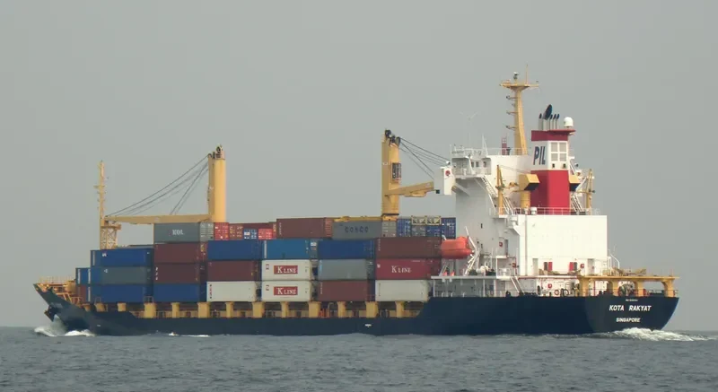 KOTA RAKYAT Container Ship IMO 9296341 photo 4