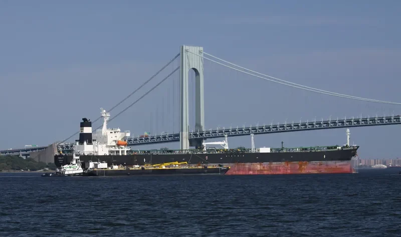 XIN TONG ZHOU Tanker IMO 9297448 photo 9