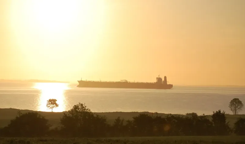 DESH VAIBHAV Tanker IMO 9297498 photo 8