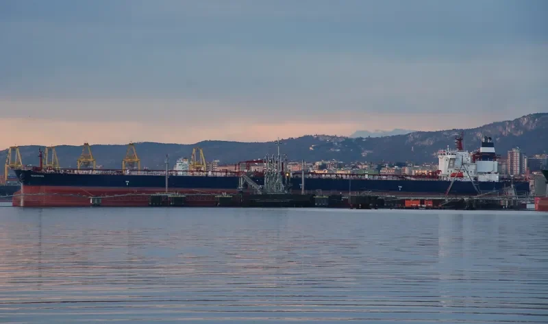 SEACROSS Tanker IMO 9297890 photo 7