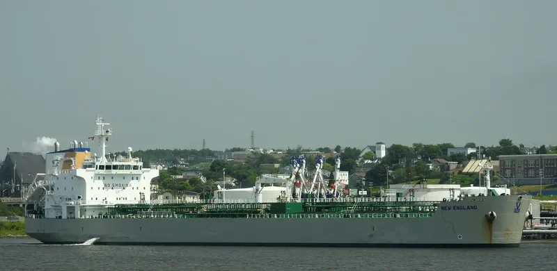 NEW ENGLAND Tanker IMO 9298727 photo 9