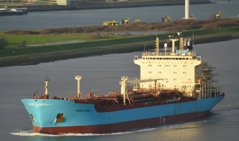 MAERSK BARRY Tanker IMO 9299458 photo 6