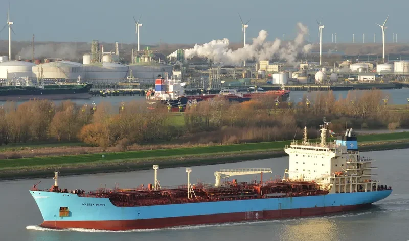 MAERSK BARRY Tanker IMO 9299458 photo 7