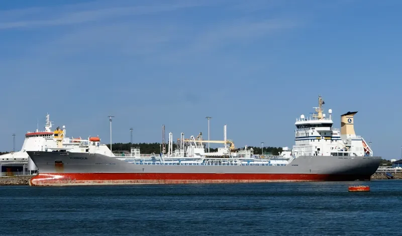TERNHOLM Tanker IMO 9300829 photo 3
