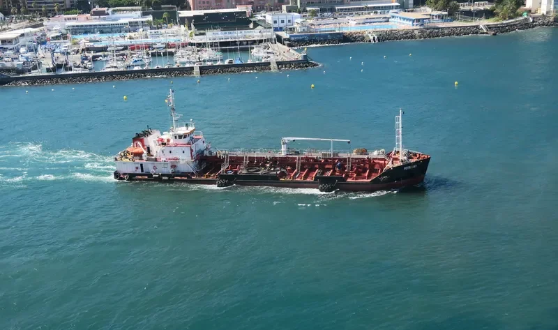 PETROBAY Tanker IMO 9301172 photo 3