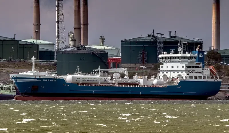 FURE WEST Tanker IMO 9301873 photo 7