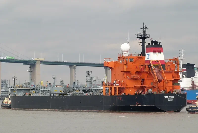 TORM TEVERE Tanker IMO 9302126 photo 8
