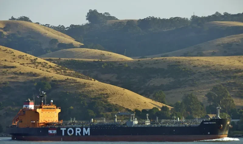 TORM TEVERE Tanker IMO 9302126 photo 10