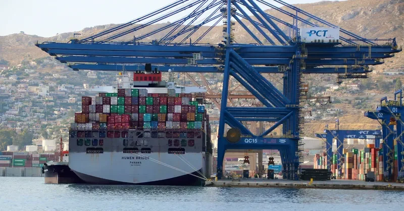 HUMEN BRIDGE Container Ship IMO 9302164 photo 9