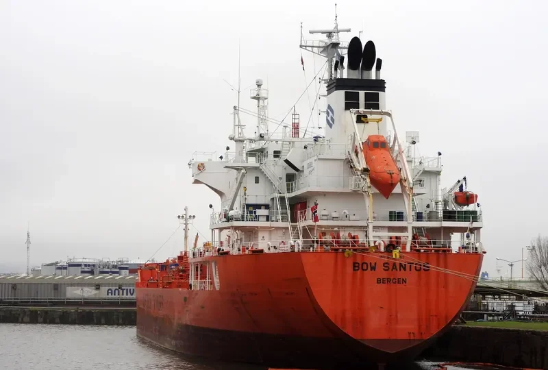 BOW SANTOS Tanker IMO 9303651 photo 2