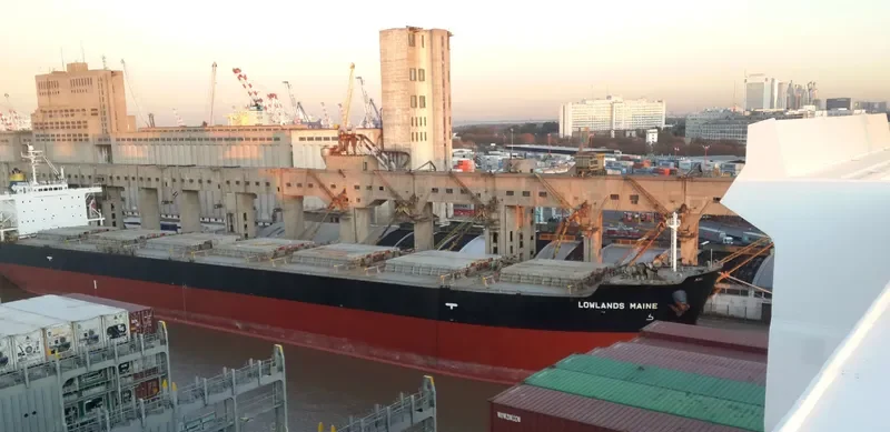 LOWLANDS MAINE Bulk Carrier IMO 9304239