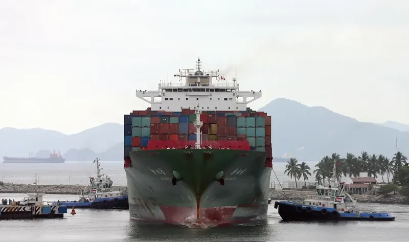 XIN YAN TAI Container Ship IMO 9304801 photo 3
