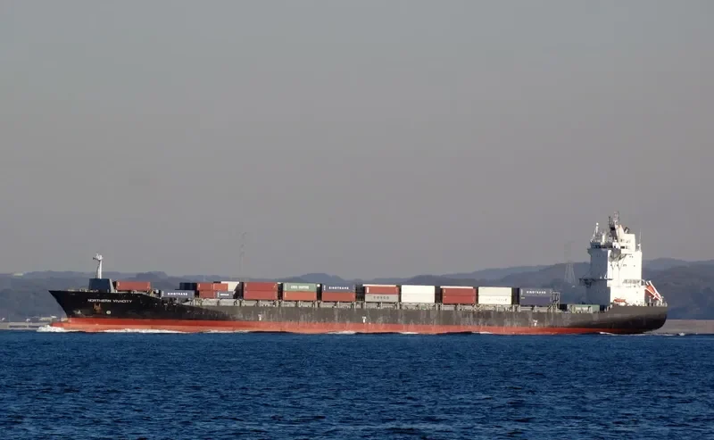 NORTHERN VIVACITY Container Ship IMO 9304966 photo 2