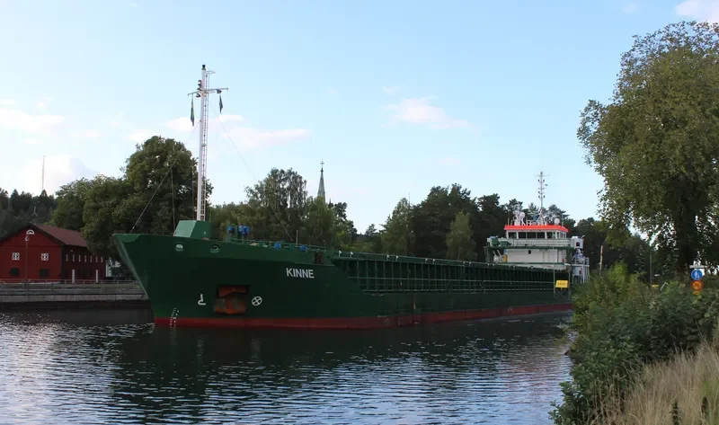 KINNE Container Ship IMO 9306689 photo 2