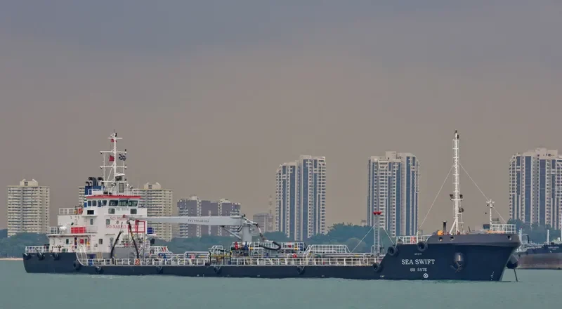 STRAITS DIGNITY Tanker IMO 9306859 photo 3