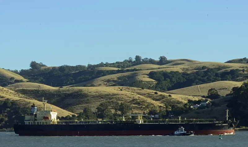 LR1 CARRIER Tanker IMO 9307102 photo 3
