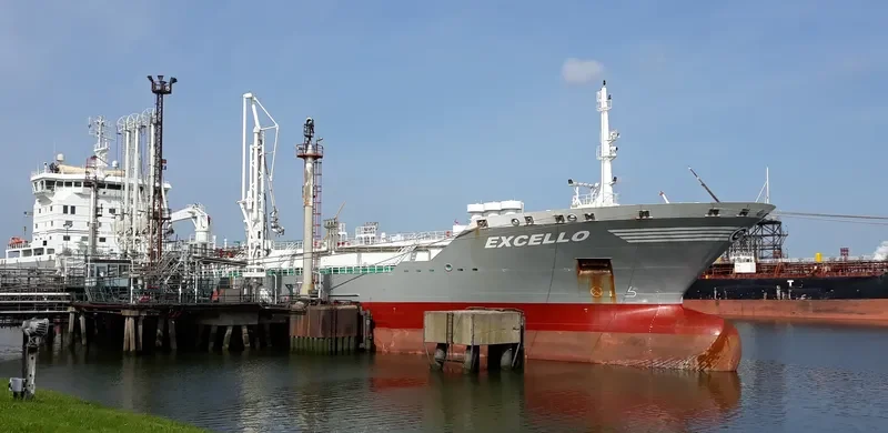 EXCELLO Tanker IMO 9308558 photo 9