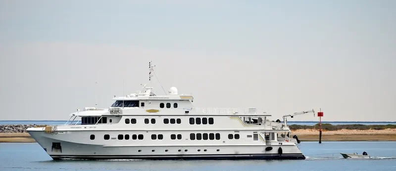 TRUE NORTH Passenger Ship IMO 9308651 photo 3