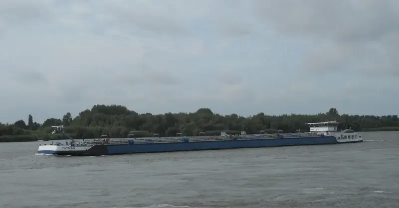 CAYMAN Tanker IMO 9309100