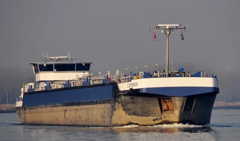 CAYMAN Tanker IMO 9309100 photo 5