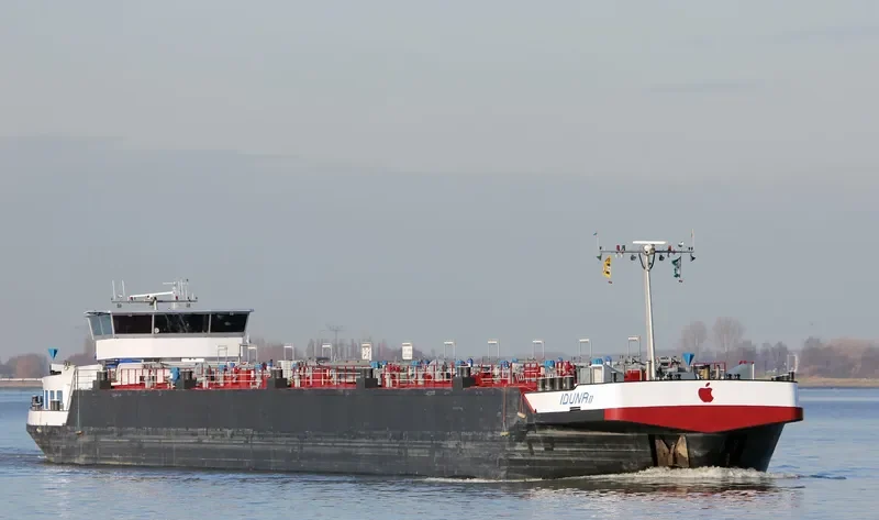 CAYMAN Tanker IMO 9309100 photo 8