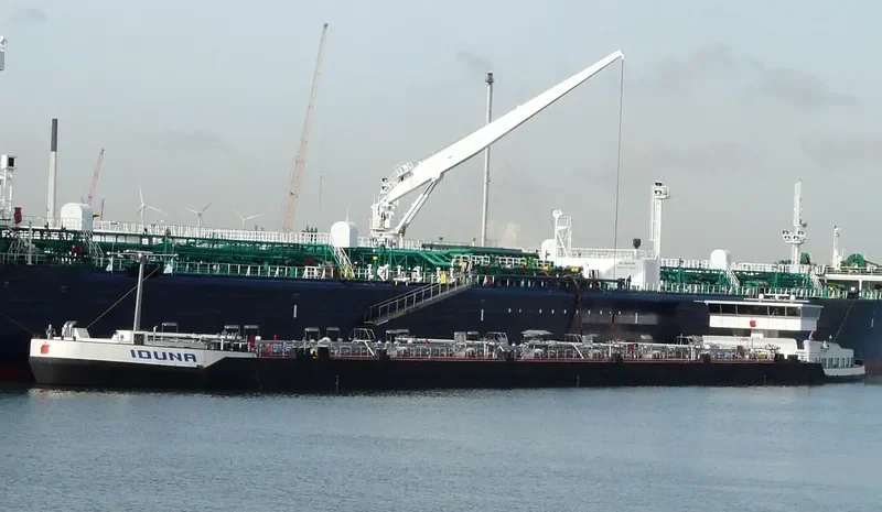 CAYMAN Tanker IMO 9309100 photo 9