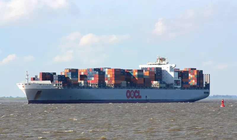 OOCL SOUTHAMPTON Container Ship IMO 9310240 photo 2