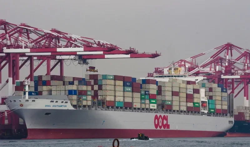 OOCL SOUTHAMPTON Container Ship IMO 9310240 photo 4