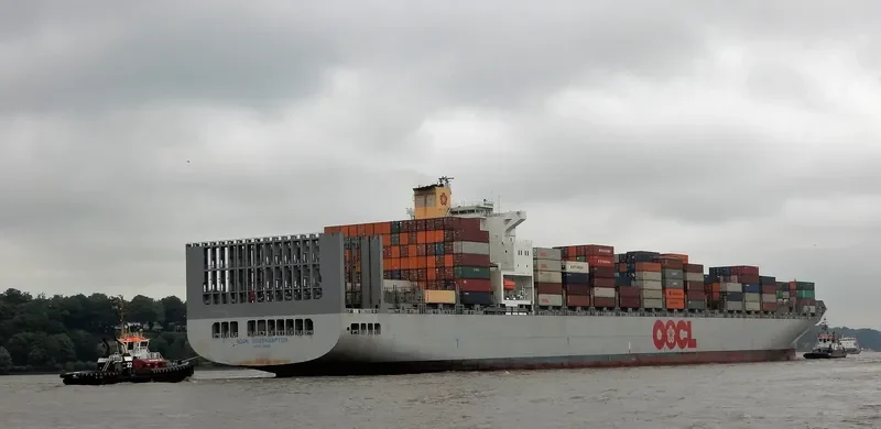 OOCL SOUTHAMPTON Container Ship IMO 9310240 photo 8