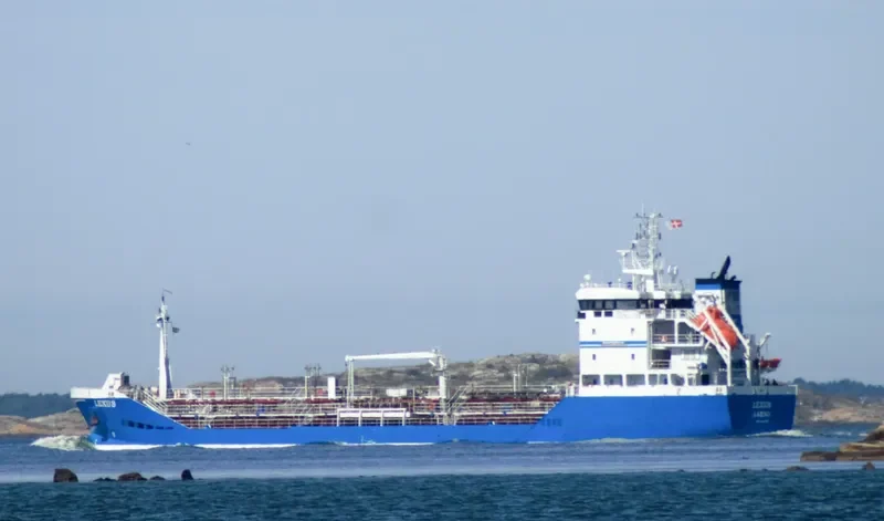 LEXUS Tanker IMO 9310317 photo 6