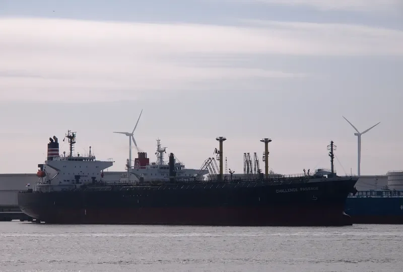 CHALLENGE PASSAGE Tanker IMO 9310707 photo 8