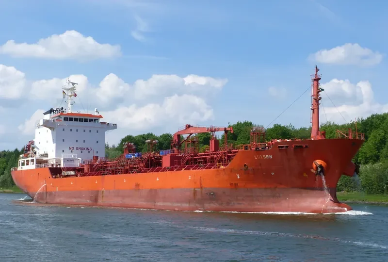 LUTSEN Tanker IMO 9311646 photo 9