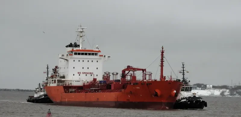 LUTSEN Tanker IMO 9311646 photo 10