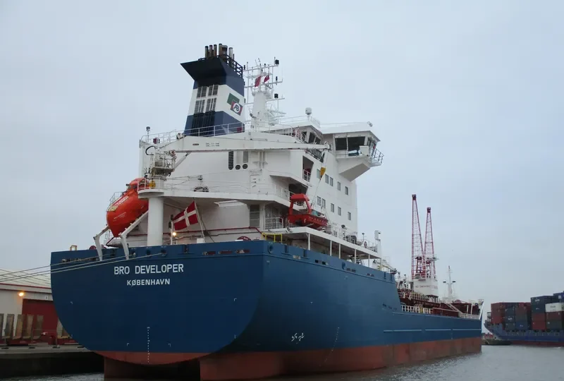 BRO DEVELOPER Tanker IMO 9313125 photo 2