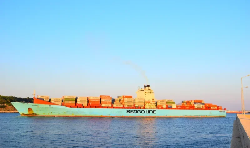 SEAGO PIRAEUS Container Ship IMO 9313955 photo 7
