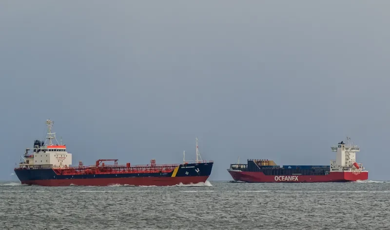 OCEANEX AVALON Container Ship IMO 9315044 photo 2