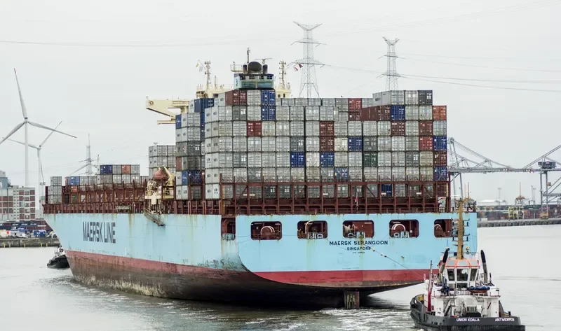 MAERSK SERANGOON Container Ship IMO 9315214 photo 3