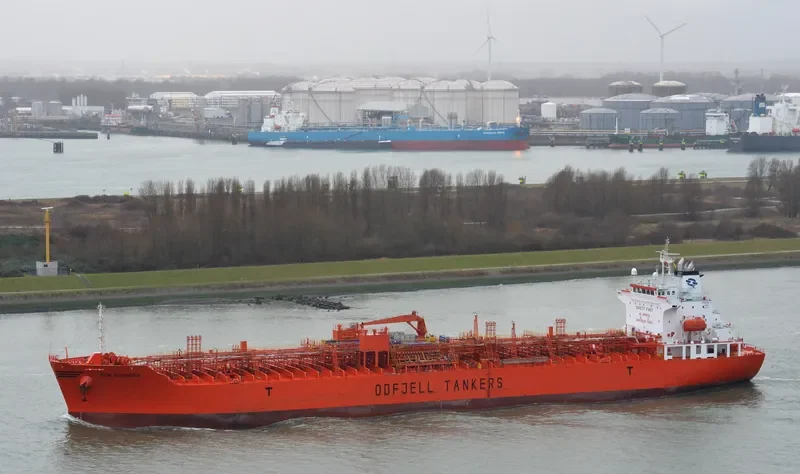 BOW ENGINEER Tanker IMO 9317860 photo 6