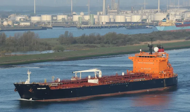 TORM THAMES Tanker IMO 9318333 photo 9