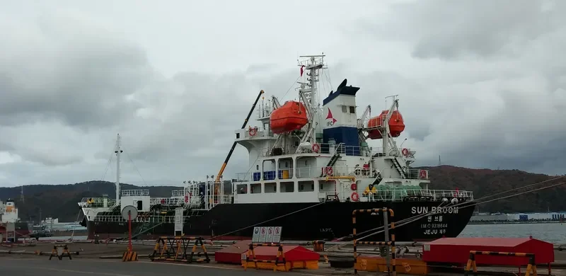 KTS GOLD Tanker IMO 9318644 photo 3