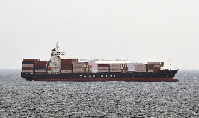 YM INITIATIVE Container Ship IMO 9319090