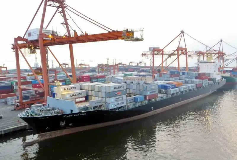 AS COLUMBIA Container Ship IMO 9320037 photo 8