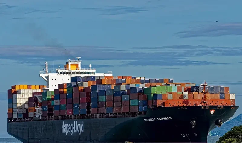 TSINGTAO EXPRESS Container Ship IMO 9320702 photo 3