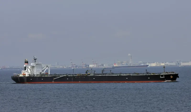 TOHSHI Tanker IMO 9320843 photo 3