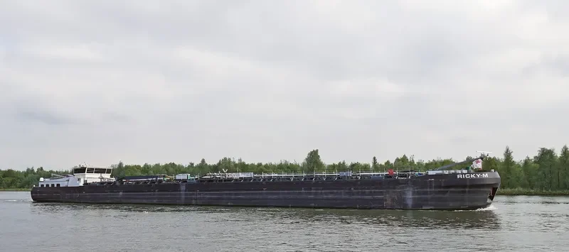 RICKY M Tanker IMO 9321081 photo 4