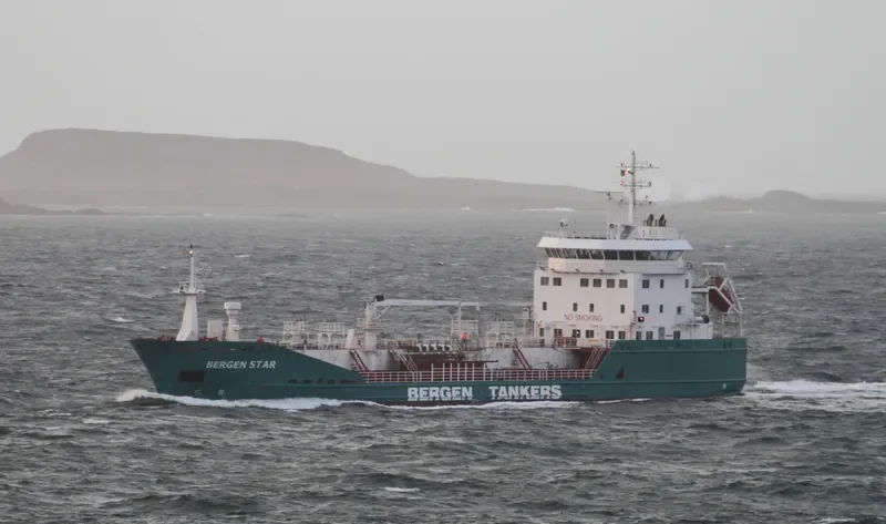 BERGEN STAR Tanker IMO 9321603 photo 2