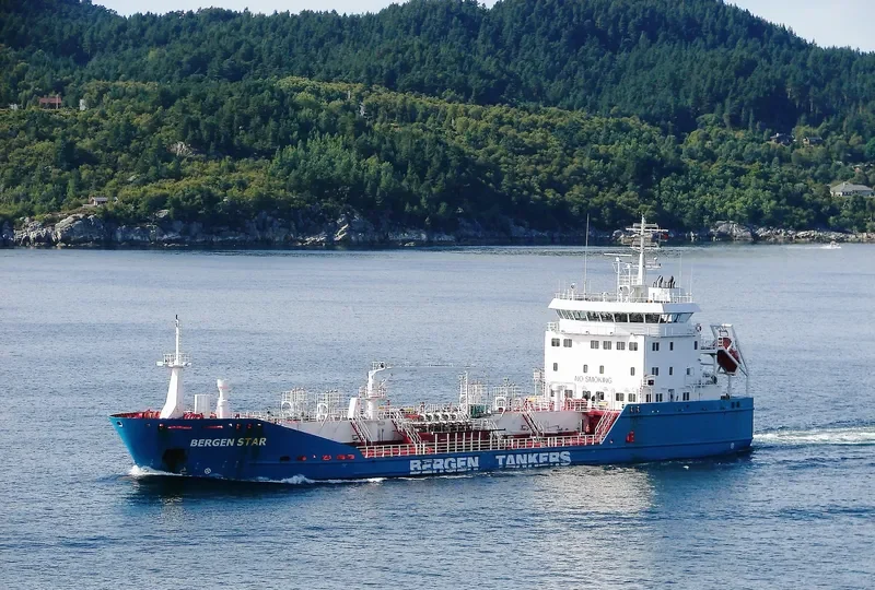 BERGEN STAR Tanker IMO 9321603 photo 4