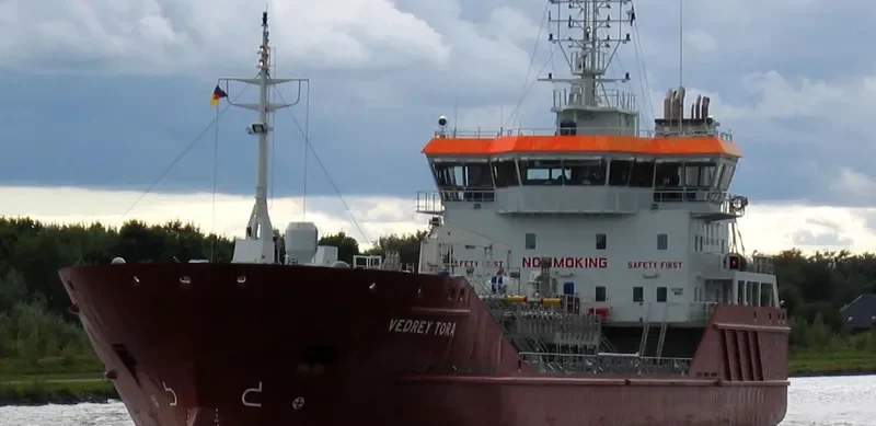 SARNIA CHERIE Tanker IMO 9322164 photo 4